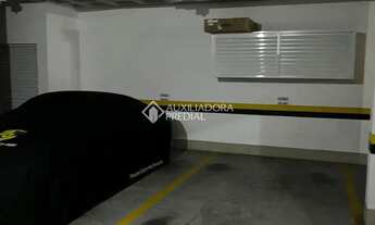 Imagem 2: Imóvel para venda possui 75 metros quadrados com 2 quartos em Centro - Florianópolis - SC