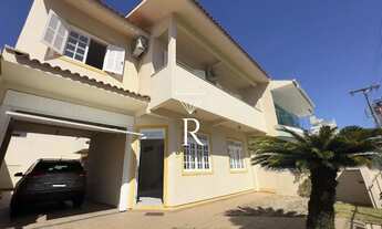 Imagem: Casa com 5 quartos no bairro Balneário