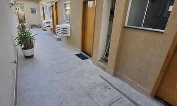 Imagem 4: Kitnet, 1 amplo cômodo, cozinha e 1 banheiro. Área externa. Familiar e seguro