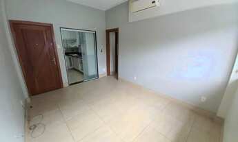 Imagem 2: Apartamento em andar alto e ótima localização em Icaraí. Composto por sala, 1 quarto, banh