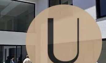 Imagem 3: Casa Exclusiva com 4 Suítes + escritório reversível, Piscina com Spa e Tecnologia Integrad