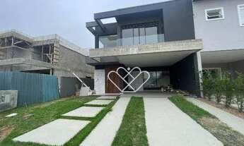 Imagem 2: Conforto e Sofisticação em Casa com Piscina no Condomínio Terras Alpha, Gravataí