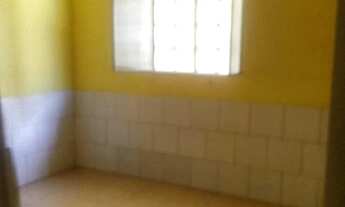 Imagem 4: Ótimo 2 quartos independente com quintal e garagem no Centro de Sepetiba