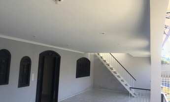 Imagem 2: Alugo linda casa gigante. Peço deposito de 3 meses o valor do aluguel