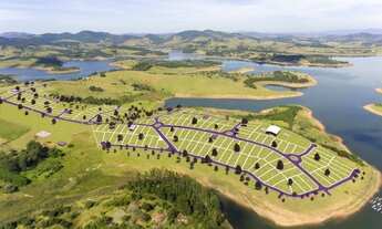 Imagem 4: Loteamento fechado às margens da represa