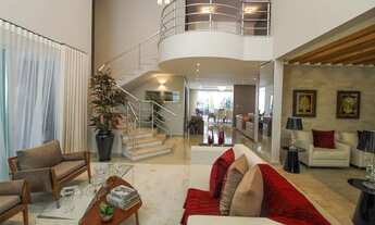 Imagem 5: Casa de condomínio sobrado para venda possui 780 metros quadrados