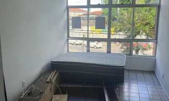 Imagem 2: Apartamento para aluguel possui 65 metros quadrados com 2 quartos em Madalena - Recife - P