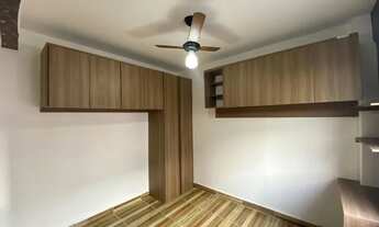 Imagem 2: Kitnet na quadra da praia em São Vicente, com armários, portaria 24h, vaga para moto