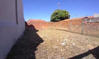 Imagem 3: Terreno com casa original já demolida - mocambinho