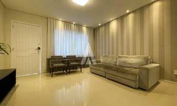 Imagem 2: Lindo sobrado para venda possui 172 metros quadrados com 3 quartos em Saguaçu - Joinville