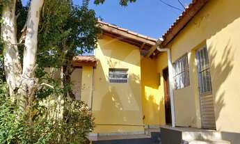 Imagem 3: Casa independente com 1 quarto, sala, cozinha, banheiro e quintal