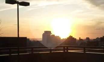 Imagem 2: São 108m² com 3 dormitórios, sendo 1 suíte e 2 vagas