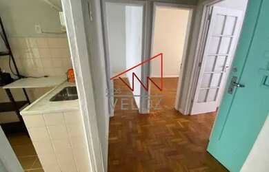 Imagem 5: Apartamento para venda possui 60 metros quadrados com 2 quartos em Ipanema - Rio de Janeir