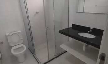 Imagem 4: Alugo Apartamento com 2 quartos, sendo 1 suite, 2 vagas de garagem. O apartamen