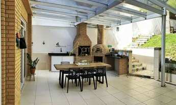 Imagem 3: CONDOMÍNIO FECHADO - 4 SUITES - 4 VAGAS - CHURRASQUEIRA E JARDIM