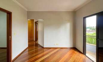 Imagem 7: Sobrado à venda no Condomínio Deltaville I  área gourmet com piscina e 2 suítes com close