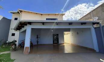 Imagem 2: Sobrado para venda possui 288 metros quadrados com 5 quartos em Plano Diretor Sul - Palmas