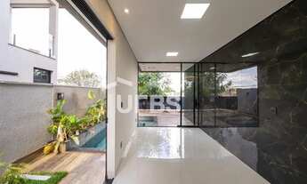 Imagem 5: Casa à venda Condomínio Parqville Jacarandá 3 suítes, piscina aquecida com hidromassagem