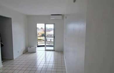 Imagem 3: PARQUE 10, COND. ARVOREDO, ALUGO COM SALA 2 AMBIENTES, 3 QUARTOS SENDO 1SUÍTE COM ARMÁRIO