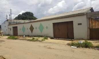 Imagem: Casa usada com barracão fundo no Bairro