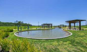 Imagem 5: Lote com 360m² com clube de lazer, o mais completo e maior da região!