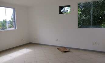 Imagem 14: Galpão com 2.200 metros no Civit II com dois pórticos 10 e 30 tonetadas