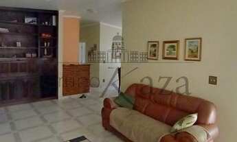 Imagem 3: Casa Térrea em Lote Inteiro com Edícula e Churrasqueira 250 metros Jardim Paulista - Aceit