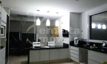 Imagem 4: Casa para venda com 460m², 4 suítes, 4 vagas e piscina no Residencial Gênesis I em Alphavi