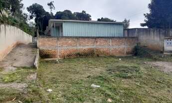 Imagem: Lote com 560 m2 com 04 casas de madeira