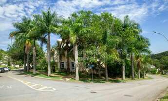 Imagem 7: Casa de esquina para venda com 519m², 5 suítes com closet, piscina com jacuzzi e 6 vagas n