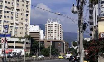 Imagem 3: Tijuca. Quarto e sala separados. Ótimo Local. 8 Minutos Metrô S.Peña. R$ 1.500,00