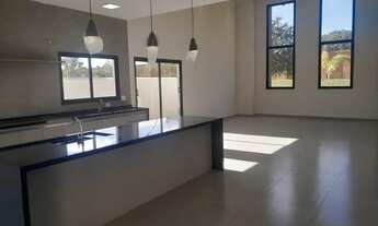 Imagem 6: Casa de condomínio térrea para aluguel tem 265 metros quadrados com 3 quartos