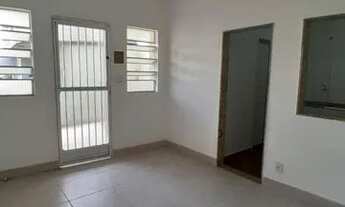 Imagem 3: Casa para aluguel com 2 quartos e garagem em Centro - Nova Iguaçu - RJ