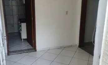 Imagem 7: Casa em Santa Maria Contagem, 2 quartos. Vários comércios, onibos na porta