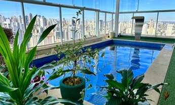 Imagem 2: Cobertura de altíssimo padrão no setor oeste com piscina aquecida e acabamento premium pré