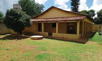 Imagem 4: Casa para venda tem 450 metros quadrados com 4 quartos