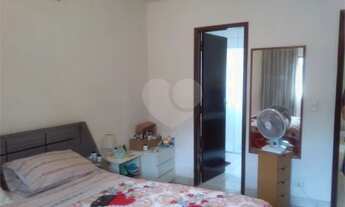 Imagem 14: Sobrado ao lado da Estação Vila Sonia do Metrô