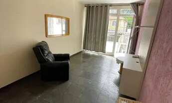 Imagem: Casa Térrea - 5 Dorms - 260m²