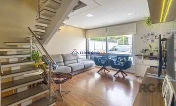 Imagem 3: Casa impecável e mobiliada, com 3 niveis, possui 3 dormitórios sendo 1 suíte, 4