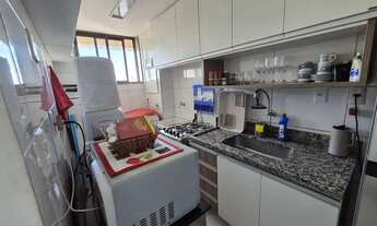 Imagem 7: Apartamento semimobiliado com planejados de 2 qts sendo 1 suíte na melhor localização de C