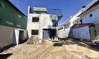 Imagem: Lindo Sobrado/Triplex Novo à venda em Curitiba