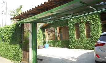 Imagem 2: Dois sobrados e edícula com pátio, uso comercial ou residencial na Tristeza