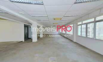 Imagem 2: Prédio com renda, lojas no térreo, modernizado