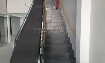 Imagem 6: Galpão Comercial 2.050 m² com Escritórios e Estrutura Completa - Casa verde