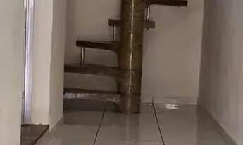 Imagem 5: Sobrado 03 Quartos, Sala, Cozinha, 02 Banheiros, Área de Serviço, Garagem Coberta e Quinta