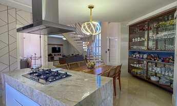 Imagem: Casa 4 quartos de esquina no Boulevard Lagoa