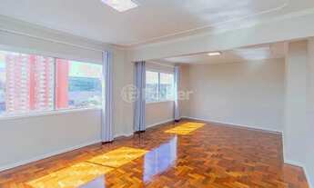 Imagem 2: Imóvel para venda tem 136 metros quadrados com 3 quartos em Azenha - Porto Alegre - RS