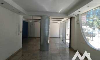 Imagem 2: Loja na Savassi com 1050m² reformada com 3 vagas de garagem