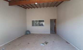 Imagem 2: Linda casa com 2 quartos, sendo uma suíte, banheiro social. sala, cozinha, área de serviço