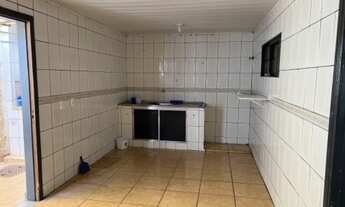 Imagem 4: Alugo sobrado 4 quartos sendo 1 suíte com armários nos quartos duas varandas